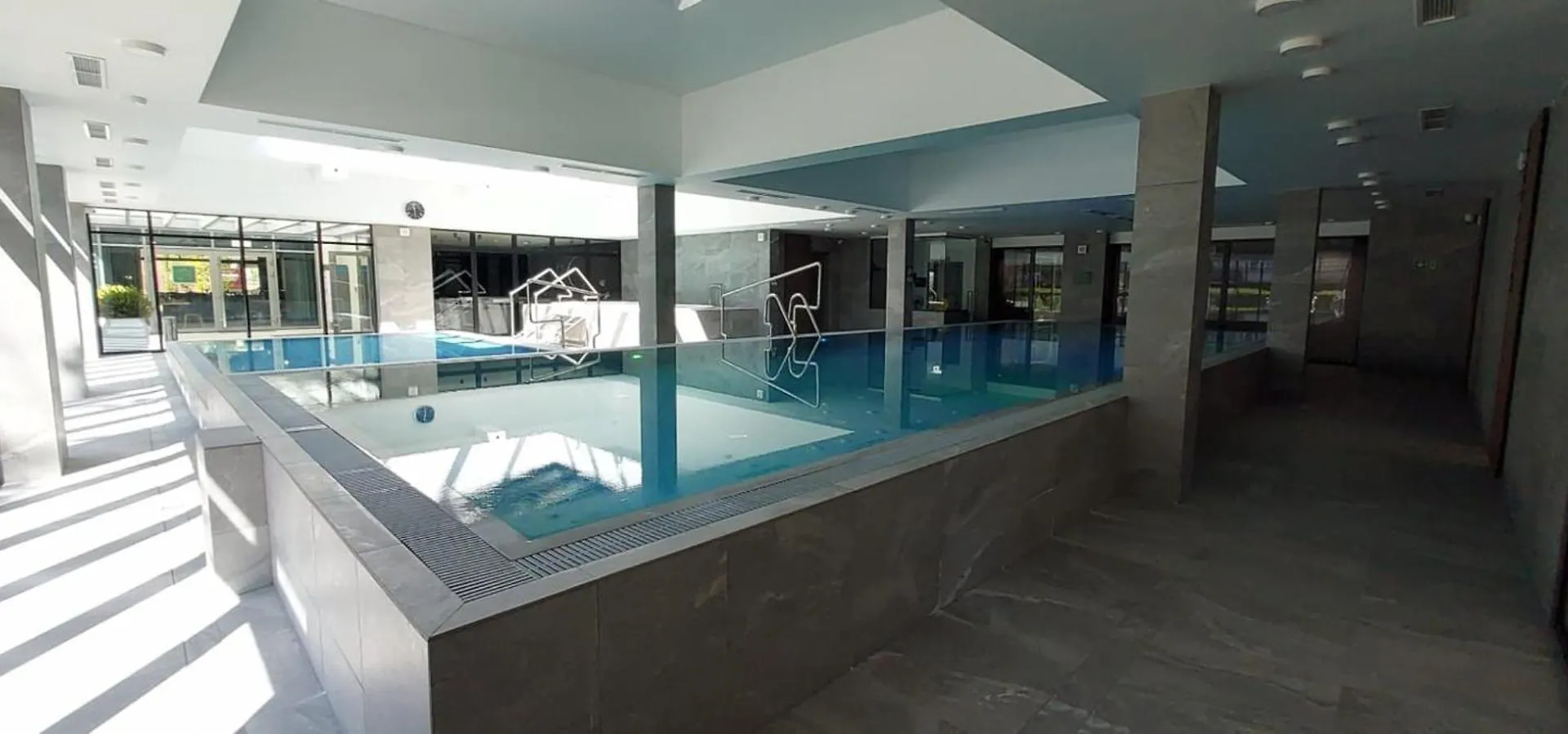 Apartment Apartament Green Port Basen & Jacuzzi Kolobrzeg