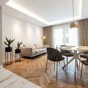 https://luksus-w-centrum-nad-odr.hotelswroclaw.com