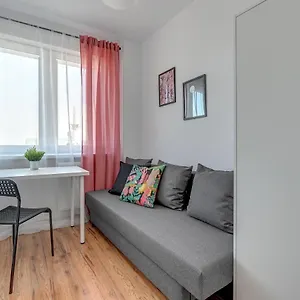 https://pokoje-gdansk-zaspa-pilotow-5b.sopothotels.com
